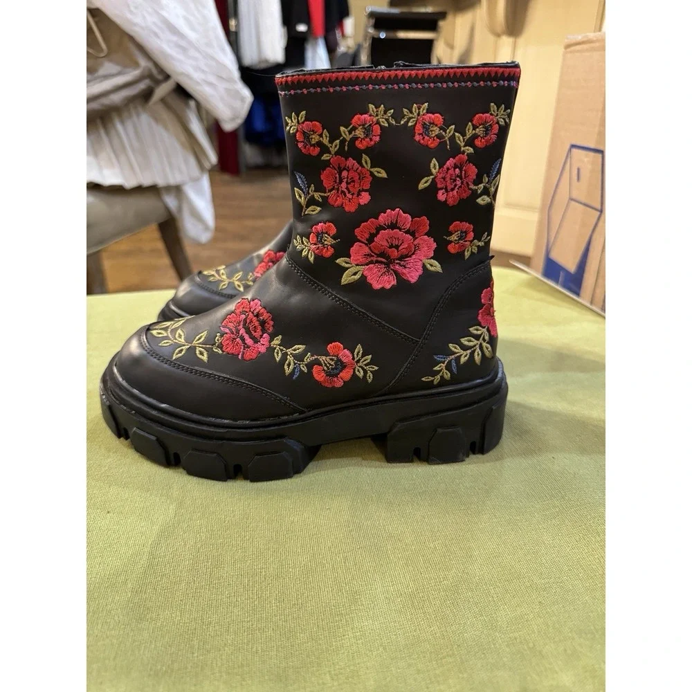 Farm Rio Black Boho Mid Boot Embroidered Rose Stitched Women‎ Size 6
